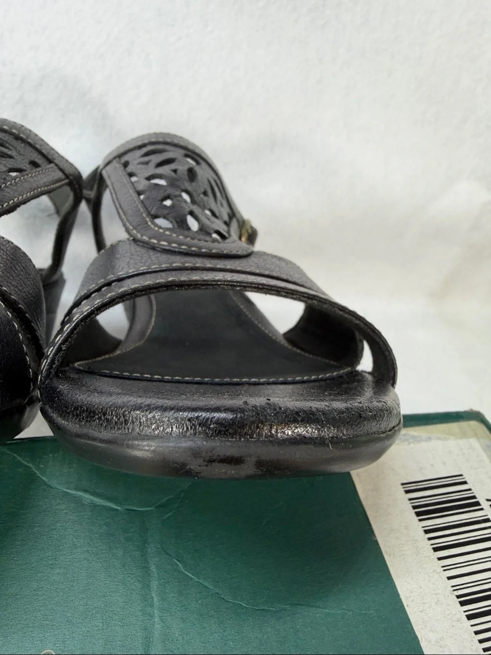 8W 8 wide Clarks Bendables Black Women's Wedge Slingback Sandals laser cut vamp